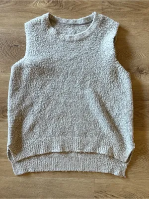 Knit Sleeveless Sweater Vest - Neutral Cream thumbnail 1