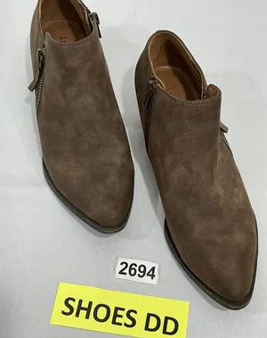 Womans Indigo Rd 8 M Brown Pointed Toe Zip Up Bootie thumbnail 1
