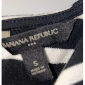 BANANA REPUBLIC Women's Sz S Striped Pleated Tank Black White Classic Preppy Top thumbnail 3