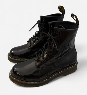 Dr. Martens 1460 WOMEN'S BLACK PATENT LEATHER LACE UP BOOTS - Size 38 thumbnail 1