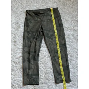 Lululemon Savasana Camo Multi Green Women’s Crop Leggings Size 4 thumbnail 5