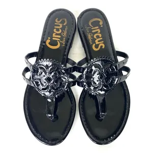 Sam Edelman Circus Canyon Shiny Black Patent Leather Emblem Flip Flop Sandals 7 thumbnail 2