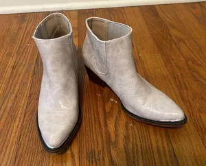 Stylish Western Ankle Boots Tan Size 7.5 thumbnail 1
