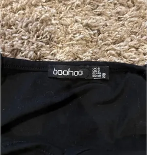 Boohoo Black V-Neck Spaghetti Strap Crop Cami thumbnail 3