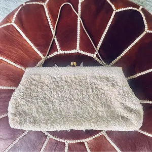 VTG Designer LaRegale Ivory Beaded Purse w/ Silk Interior Lining & Gold Strap thumbnail 6