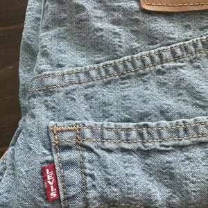 Levis Premium Womens High Loose Shorts Sz 26 Lets Stay in Short thumbnail 5