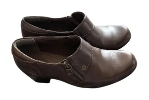 Clarks Bendables Shoes Womens‎ Size 8M Brown Leather Slip On Heel Comfort Zipper thumbnail 1