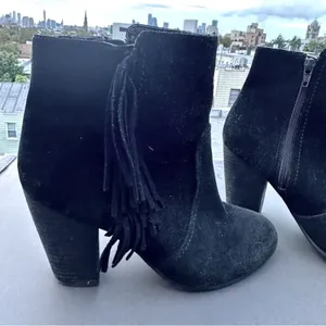 H&M Black Suede Fringe Boots Size 8 Western Coastal Cowgirl Festival Indie Edgy thumbnail 2