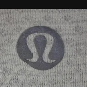 Lululemon Women's Green and White Shirt thumbnail 3
