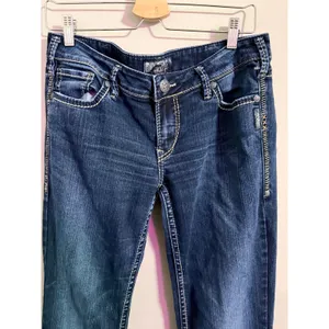 Silver Jeans Co Aiko Bootcut Dark Wash‎ Embellished Pocket Jeans Womens thumbnail 3