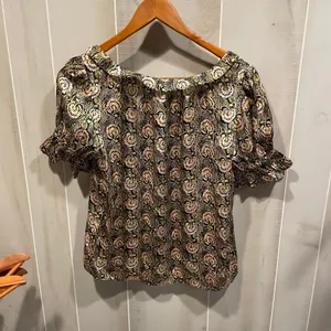 Cute J. Crew silky ruffle puff sleeve scoop neck blouse classic modern preppy thumbnail 8