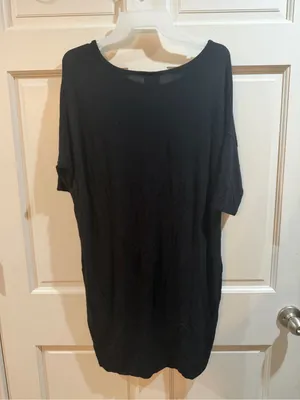 LuLaRoe Black Short-Sleeve Women's Tunic Top Size Medium thumbnail 5