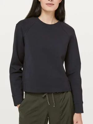 Lululemon On Track Crew Sweatshirt Size 8 Black Pullover Athleisure Sporty thumbnail 1