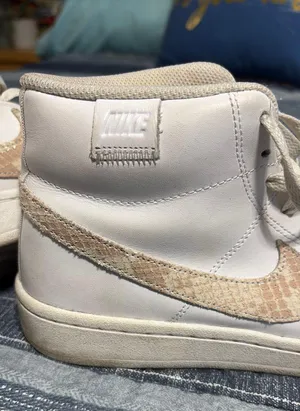 Nike High-Top thumbnail 2