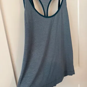 lululemon Tank Top-NO SIZE TAG thumbnail 2