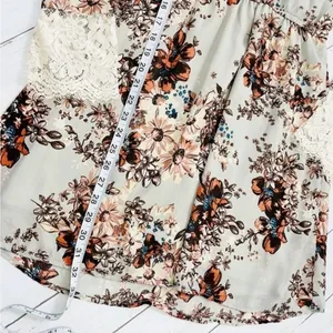 Charlotte Ruse‎ Floral Elastic Waist Size XS thumbnail 4