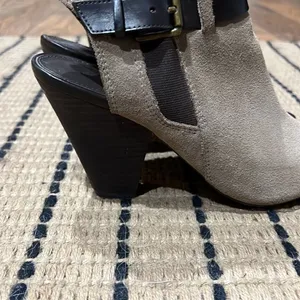 Franco Sarto‎ Buckle Peep Toe Stacked Suede Heeled Booties Size 8.5 A16 thumbnail 7