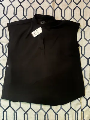 FIGS Women’s Rafaela Maternity Scrub Top in black size small thumbnail 1
