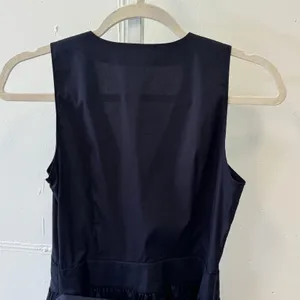 NWT 1901 Nordstrom Navy Night Sleeveless Peplum Wrap Top AS389392MI Size 0 thumbnail 6