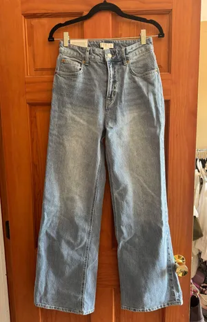 Wide Leg High Rise Jeans thumbnail 3