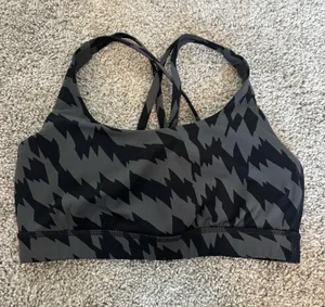 Black Lululemon Sports Bra Size 6 thumbnail 1