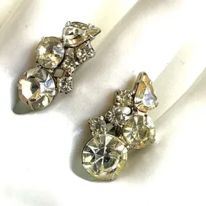 fantasy of jewels vintage rhinestone clip on earrings thumbnail 3
