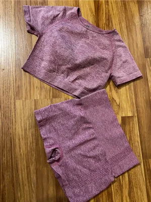 High-Waist Seamless Bike Shorts with matching top set in Mauve thumbnail 2