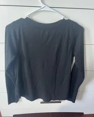 Hollister Long Sleeve thumbnail 2