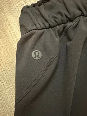 Lululemon Sz 2 Keep Moving High Rise Business Casual Pull On Women’s Black Pants thumbnail 4