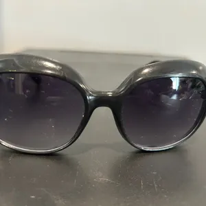 Black Sunglasses thumbnail 4