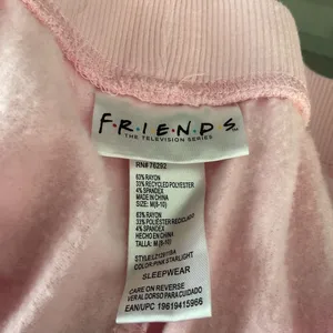 Friends Women Pajama Set Pink Starlight Henley Graphic Joggers Size Medium 8-10 thumbnail 4