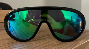 Black Aviator Sunglasses with Reflective Lenses thumbnail 1