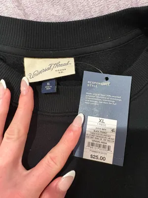 Universal Threads NWT Black Cropped Sweatshirt thumbnail 3