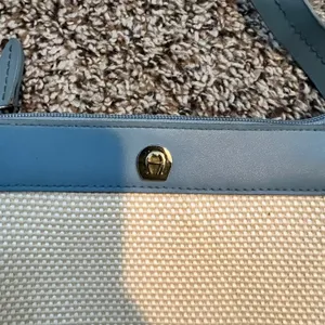 Etienne Aigner‎ Blue Leather Trim Woven Crossbody Bag Horseshoe Logo Cream thumbnail 2
