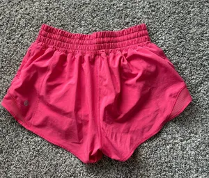 Lululemon Hotty Hot Shorts Lip Gloss High-Rise 2.5" thumbnail 2