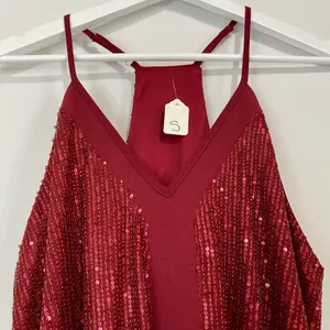 Women’s Sequin Spaghetti Strap Racerback Flowy Tank Maroon NWOT thumbnail 2