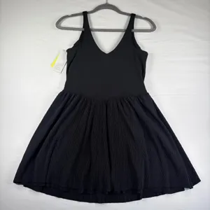 All in Motion Black Pleated Active Dress‎ V-Neck Built-in Shorts Pockets Small thumbnail 3