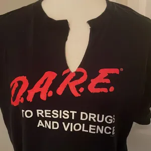 D. A. R. E V Cut Black T Shirt Size L thumbnail 2