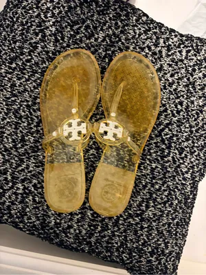 Tory Burch Transparent Yellow Jelly Logo Thong Sandals thumbnail 2
