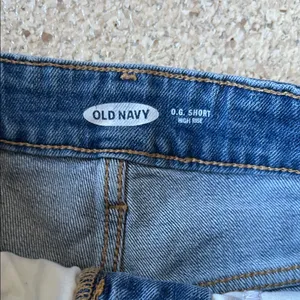 Old Navy Classic Blue Jean Shorts thumbnail 2