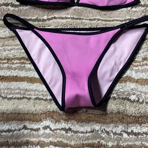 Victoria’s Secret’s 2 piece bikini​​ thumbnail 3