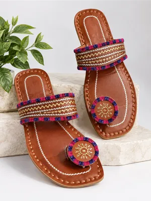 Kolhapuri Chappals Hand Embroidered Leather Flat Sandals Toe Ring 9 Brown thumbnail 1