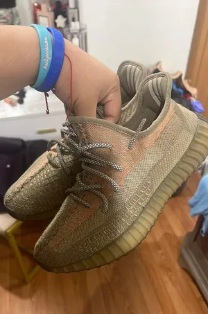 Yeezy 350 Sand Taupes thumbnail 1