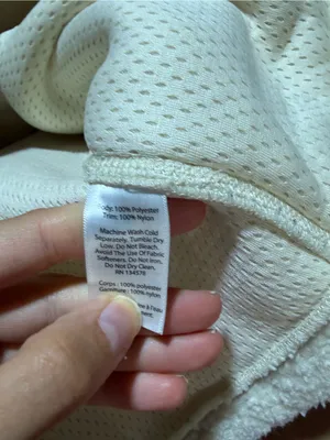 Vineyard vines Cream Sherpa Fleece Vest with Navy Trim medium thumbnail 9