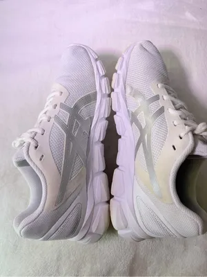 ASICS White Athletic Running Shoe with Gray Logo thumbnail 8