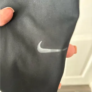 NWOT (I don’t think these have been worn) medium Nike Dri fit leggings thumbnail 3