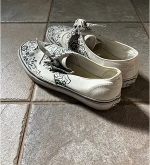 White Slip-On Vans thumbnail 2