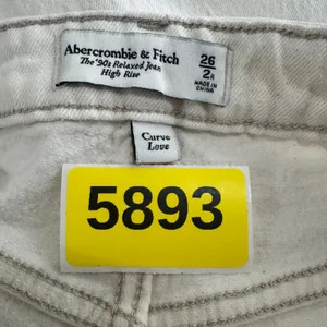 Abercrombie & Fitch Curve Love The 90s Relaxed Jean High Rise White 26 2R 5893 thumbnail 7