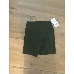 NEW High Waisted Yoga 6” inseam Workout Athletic Running Shorts M thumbnail 4