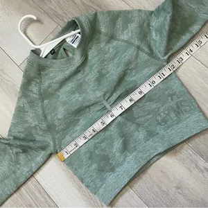 Gymshark Crop Top adapt camo seamless womens Green (small) cutout workout gym thumbnail 3